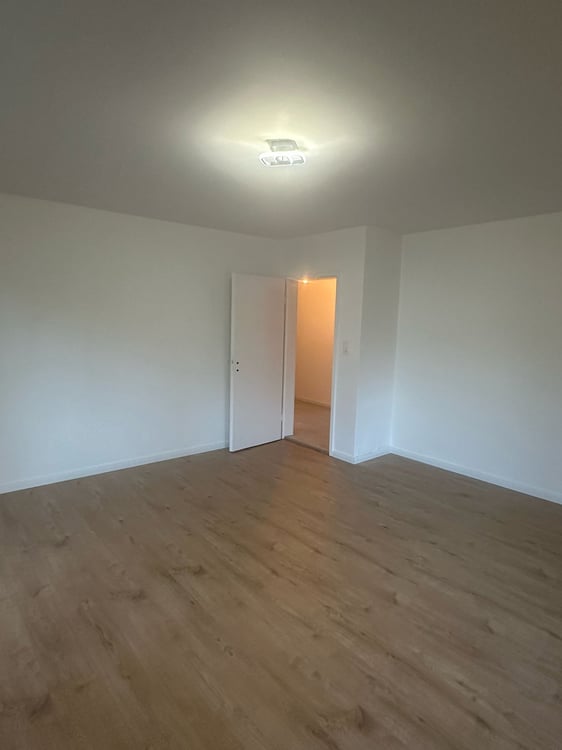 Sonnige 1-Zimmer-Wohnung mit Balkon und Gartenblick in Biel 9