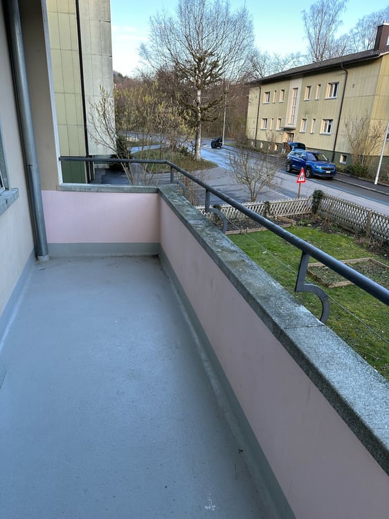 Sonnige 1-Zimmer-Wohnung mit Balkon und Gartenblick in Biel 10