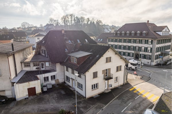 Grosszügige, totalsanierte 5-Zimmer-Wohnung mitten in Aarwangen 1