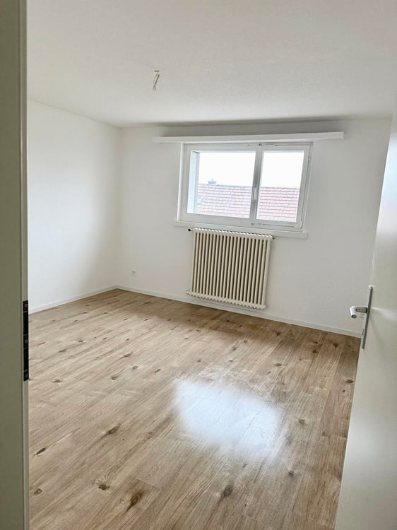 Helle, sanierte 3.5-Zimmerwohnung an zentraler Lage zu vermieten 9
