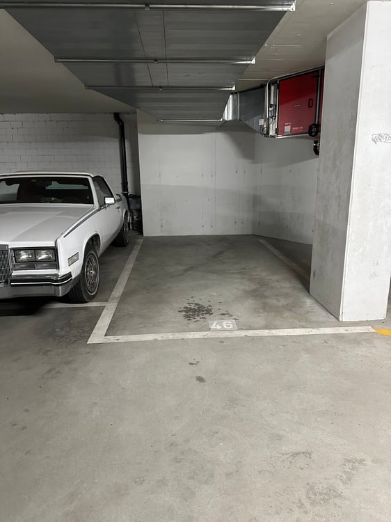 Einstellhallenplätze zu vermieten 2