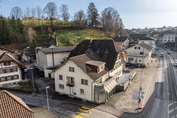Charmante 4-Zimmer-Wohnung mit grosser Terrasse mitten in Aarwangen 1
