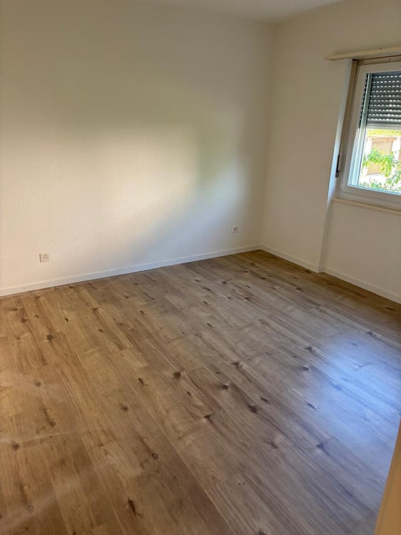 Helle 4-Zimmer-Wohnung im Hochparterre mit Balkon in Studen 4