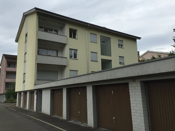 Helle 4-Zimmer-Wohnung im Hochparterre mit Balkon in Studen 1