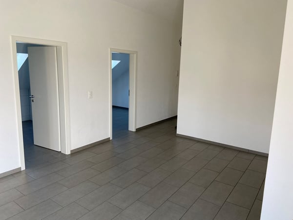 Charmante 3.5-Zimmer-Dachwohnung mit Terrasse und schöner Aussicht in Aarwangen 8