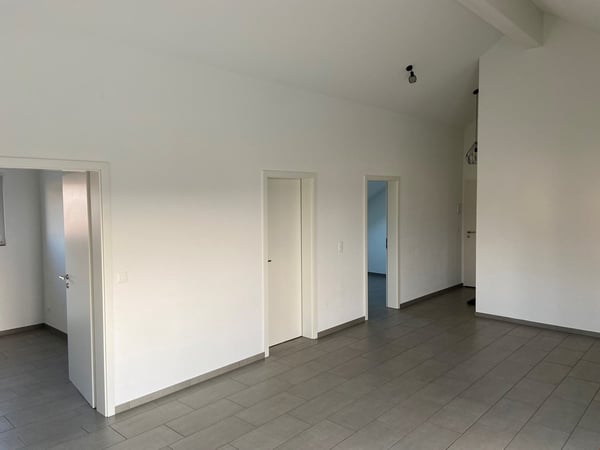 Charmante 3.5-Zimmer-Dachwohnung mit Terrasse und schöner Aussicht in Aarwangen 6