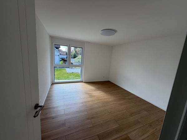 Moderne 3.5-Zimmer-Wohnung mit grosser Terrasse und Balkon 11