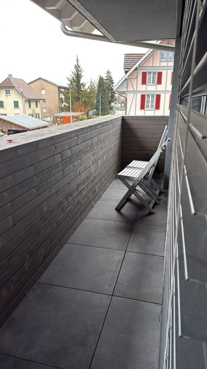 Moderne 3.5-Zimmer-Wohnung mit grosser Terrasse und Balkon 3
