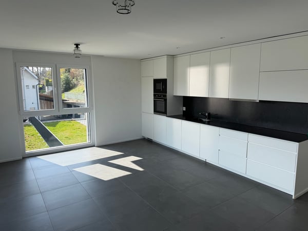 Moderne 3.5-Zimmer-Wohnung mit grosser Terrasse und Balkon 5