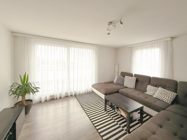 Heimelige 3.5-Zimmer-Attikawohnung mit Garage und Seeblick 3