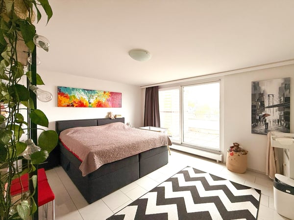 Heimelige 3.5-Zimmer-Attikawohnung mit Garage und Seeblick 5