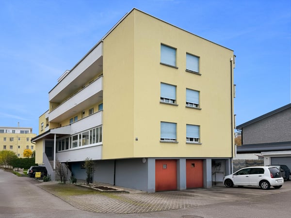 Heimelige 3.5-Zimmer-Attikawohnung mit Garage und Seeblick 8