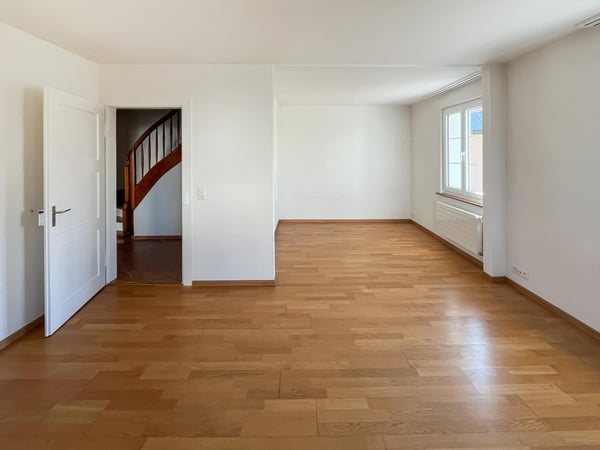 Doppeleinfamilienhaushälfte mit grossem Garten 5