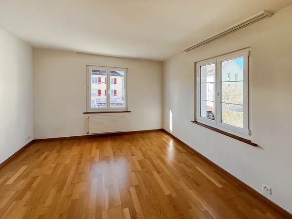 Doppeleinfamilienhaushälfte mit grossem Garten 8