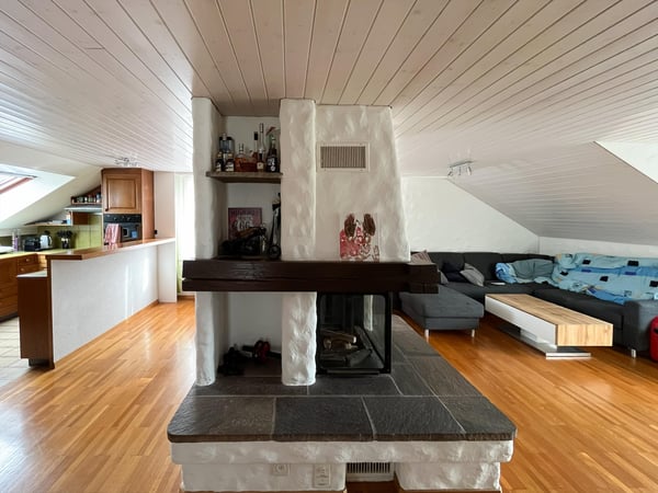 Wohn-/Geschäftshaus mit 3 Gewerbeflächen und 2 Wohnungen 9