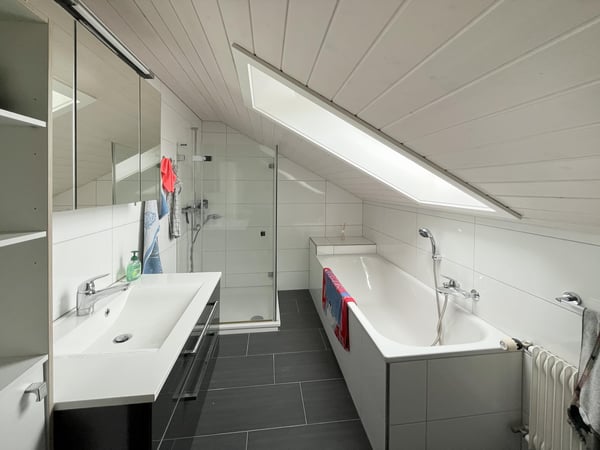 Wohn-/Geschäftshaus mit 3 Gewerbeflächen und 2 Wohnungen 7