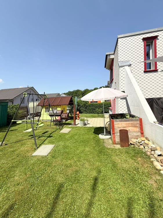 Markantes 5.5-Zimmer-Einfamilienhaus mit Garage 9