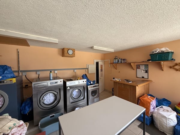 A vendre à la Tzoumaz un local commercial utlisé actuellement comme blanchisserie 4