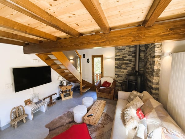 A vendre dans la station de la Tzoumaz au coeur des 4 Vallées très beau chalet de 5 1/2 pièces 2
