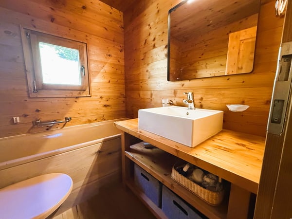 A vendre dans la station de la Tzoumaz au coeur des 4 Vallées très beau chalet de 5 1/2 pièces 10