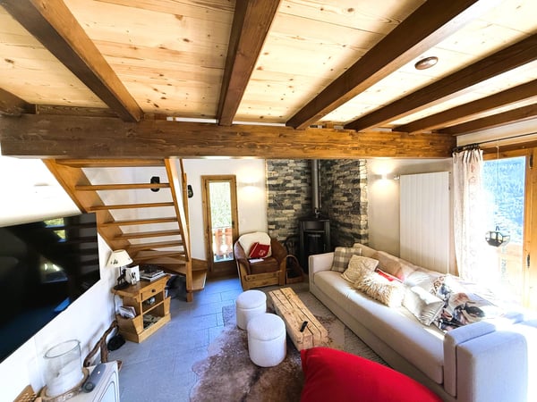 A vendre dans la station de la Tzoumaz au coeur des 4 Vallées très beau chalet de 5 1/2 pièces 1