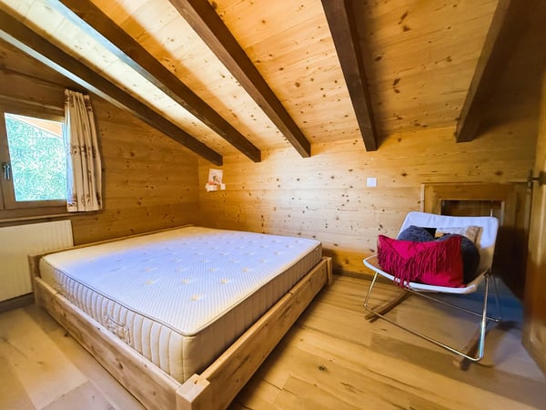 A vendre dans la station de la Tzoumaz au coeur des 4 Vallées très beau chalet de 5 1/2 pièces 8