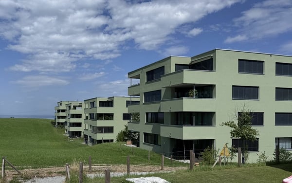 sehr schöne und moderne 3½-Zimmer-Wohnung C.21 im 2.Obergeschoss, mit Blick ins Grüne