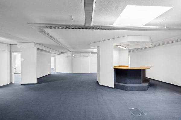 Helle Büroräume im Attikageschoss 4