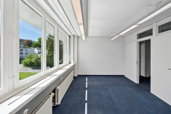 Helle Büroräume im Attikageschoss 8