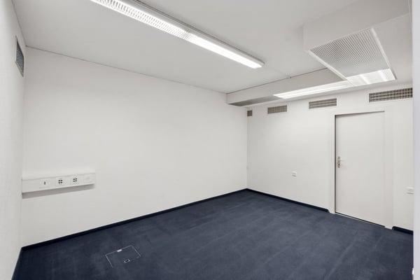 Helle Büroräume im Attikageschoss 9