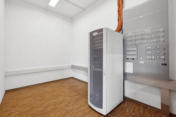 Vielseitige Gewerbe-/Lagerräumlichkeiten 7