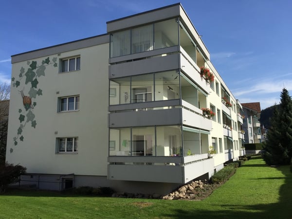 4-Zimmer-Wohnung in gepflegtem MFH mit Solar-Warmwasser 1