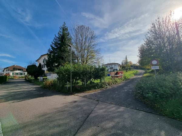 Rares Bauland an zentraler Lage! 8