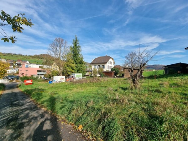 Rares Bauland an zentraler Lage! 2