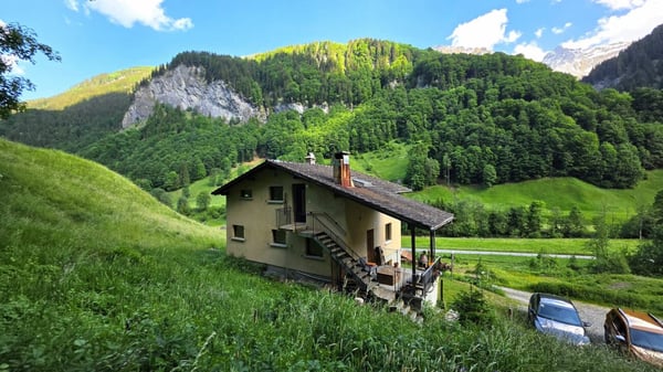 Zweifamilienhaus im Ferien-und Ski Gebiet 1