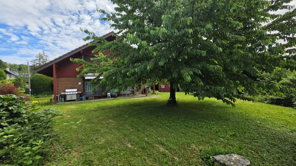 Grosszügigies Einfamilienhaus mit grossem Garten und Weitblick 17