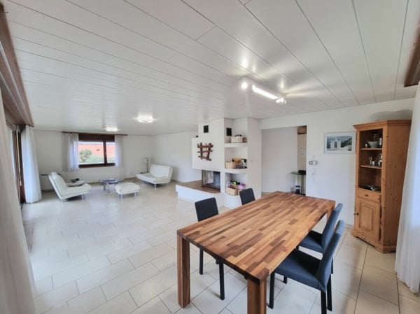 Grosszügigies Einfamilienhaus mit grossem Garten und Weitblick 7