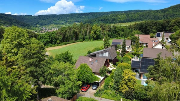 Grosszügigies Einfamilienhaus mit grossem Garten und Weitblick 4