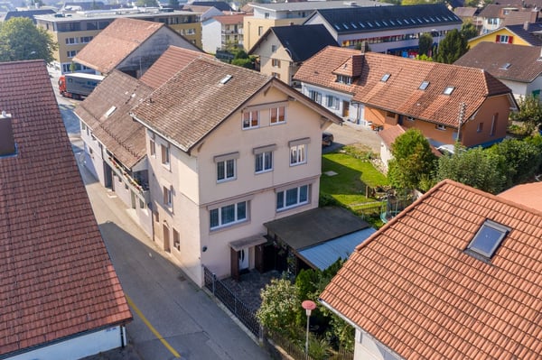 3.5-Zimmer-Einfamilienhaus mit Garten und Carport in Niederbipp 1