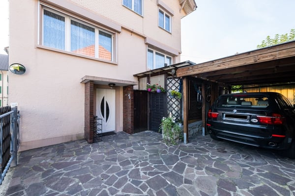 3.5-Zimmer-Einfamilienhaus mit Garten und Carport in Niederbipp 3