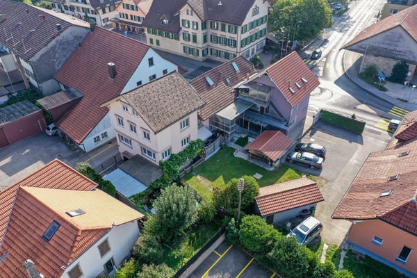 3.5-Zimmer-Einfamilienhaus mit Garten und Carport in Niederbipp 2