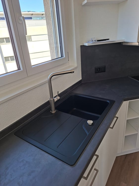 Moderne und frisch sanierte 2.5-Zimmerwohnung 5