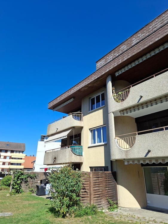 Moderne und frisch sanierte 2.5-Zimmerwohnung 1