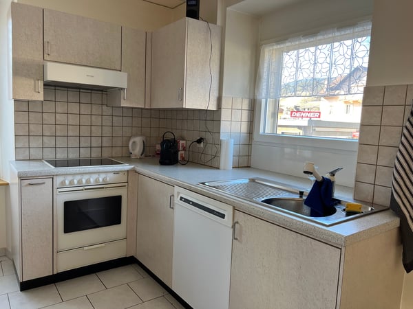 Appartement lumineux meublé de 3 pièces (possibilité d'enlever les meubles) 2