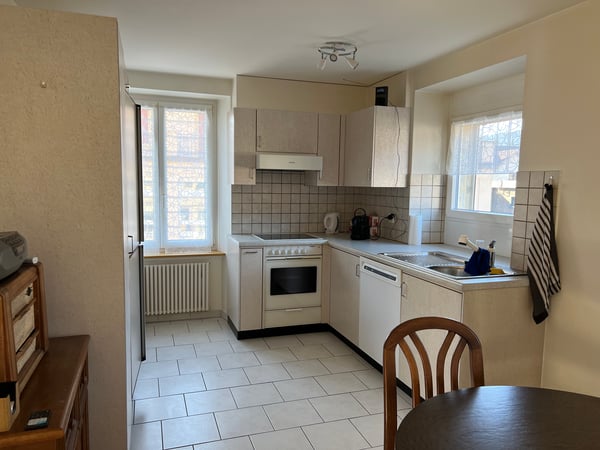 Appartement lumineux meublé de 3 pièces (possibilité d'enlever les meubles) 1