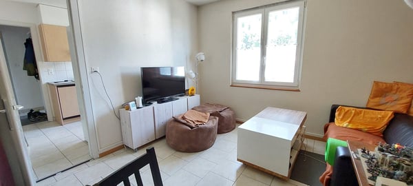 Appartement lumineux de 3 pièces avec balcon à Fleurier 6