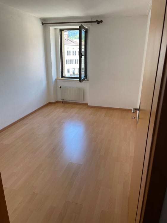 Appartement de 3 pièces à louer à Couvet 3