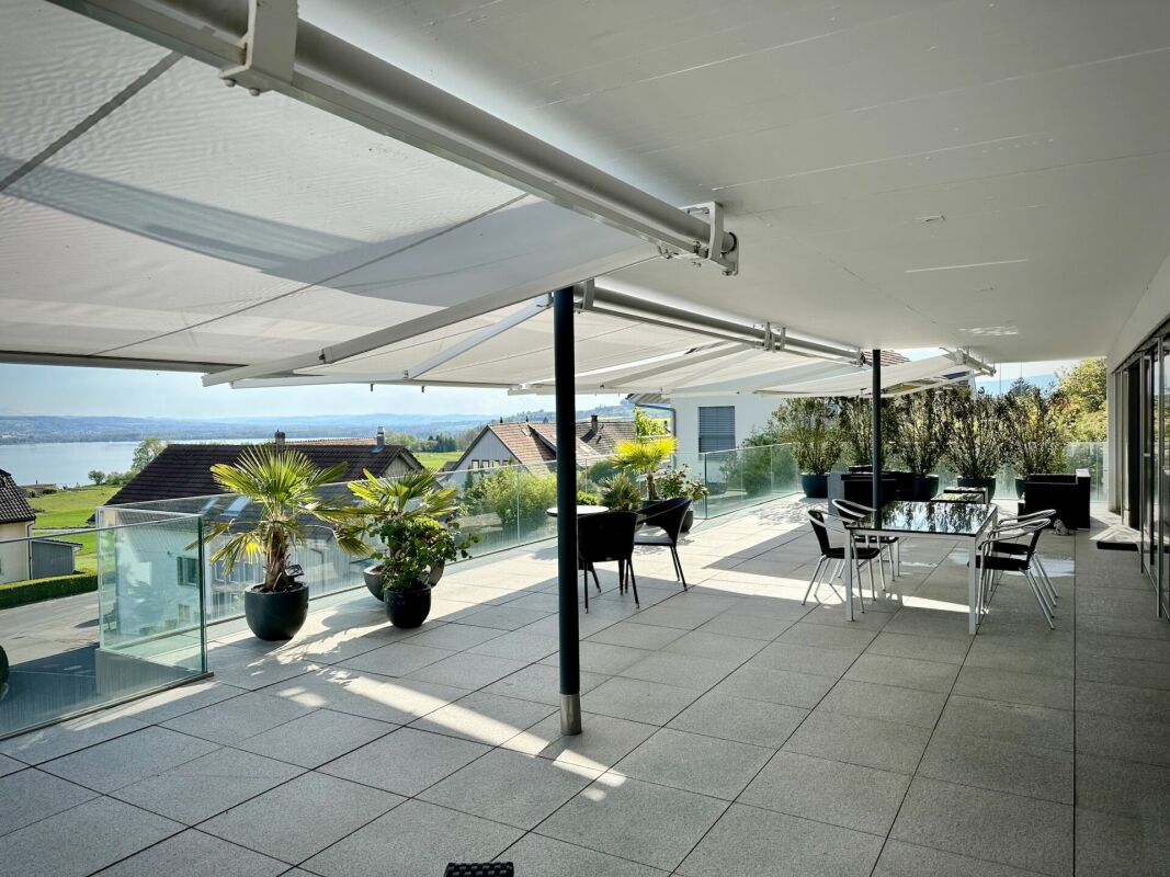 Unvergleichliche Terrassenwohnung mit See- und Alpensicht