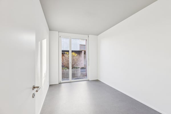 Moderne, helle 1.5-Zimmer-Wohnung im Eigentumsstandard in Suhr 4