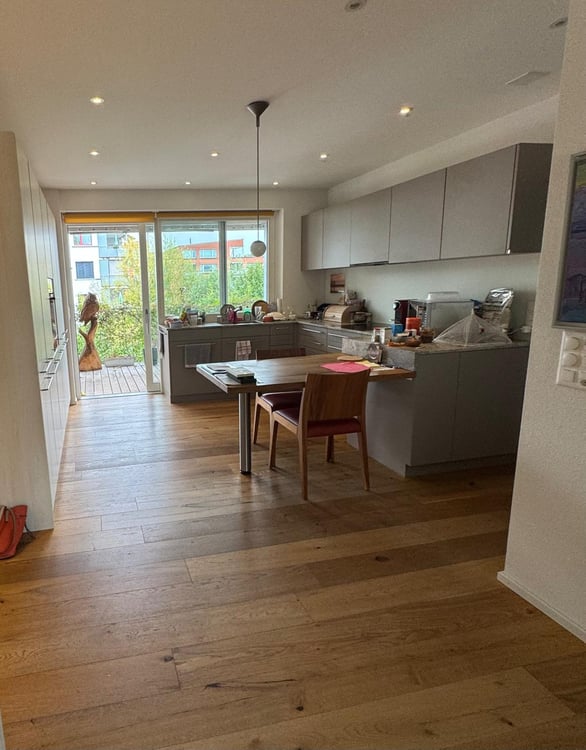 Grosszügige 1.5-Zimmer-Duplex-Wohnung in ruhiger Lage von Suhr 3